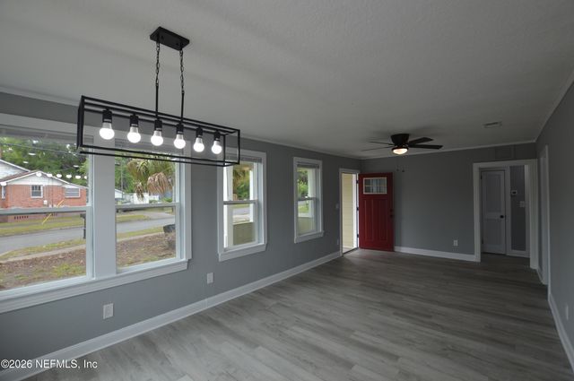 311 CHESTNUT Drive, Jacksonville, FL 32208