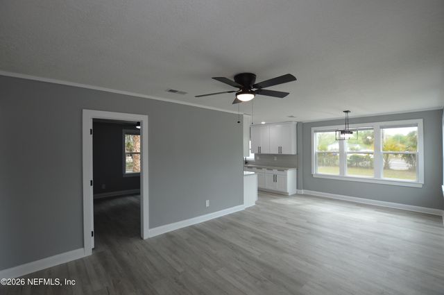 311 CHESTNUT Drive, Jacksonville, FL 32208