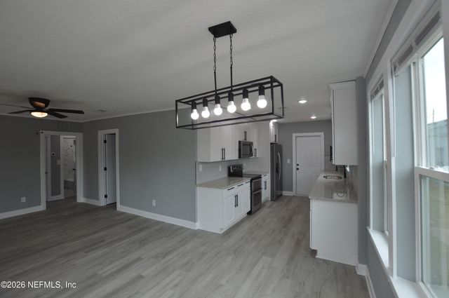 311 CHESTNUT Drive, Jacksonville, FL 32208