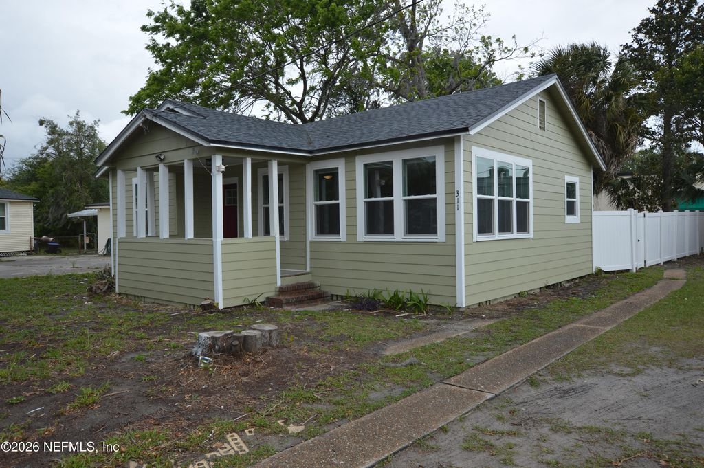 311 CHESTNUT Drive, Jacksonville, FL 32208