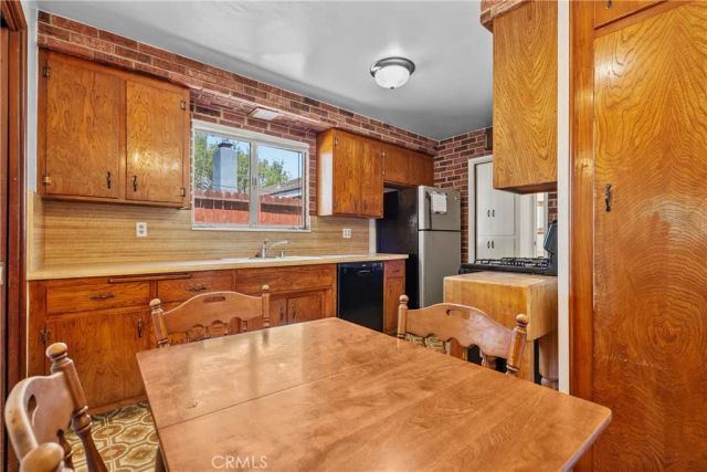 23050 Mobile Street, West Hills, CA 91307