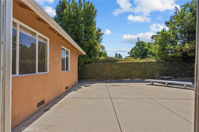 23050 Mobile Street, West Hills, CA 91307