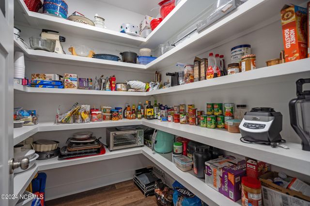 2463 Hoover Road, Hampstead, NC 28443