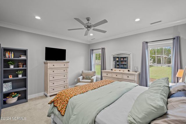 2463 Hoover Road, Hampstead, NC 28443