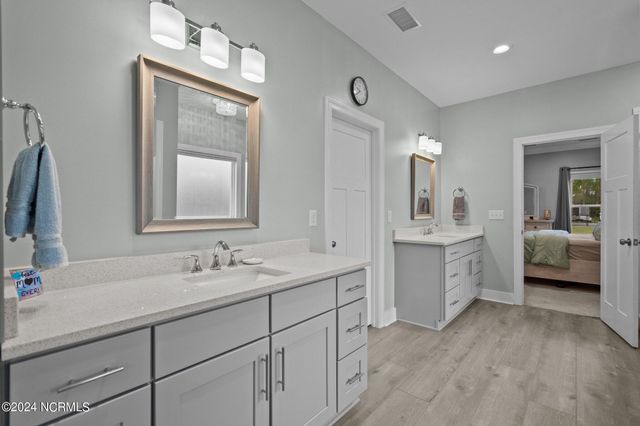 2463 Hoover Road, Hampstead, NC 28443