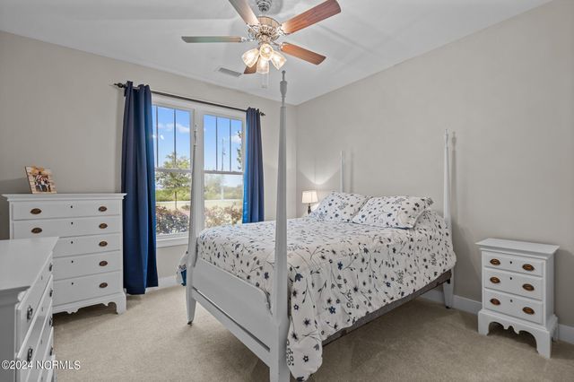 2463 Hoover Road, Hampstead, NC 28443