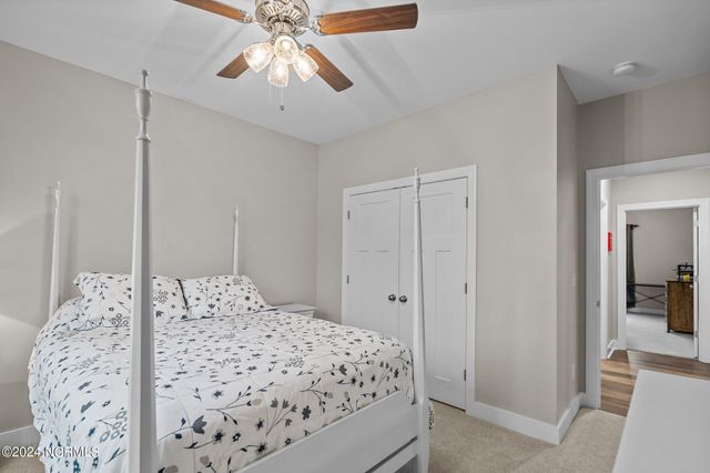 2463 Hoover Road, Hampstead, NC 28443