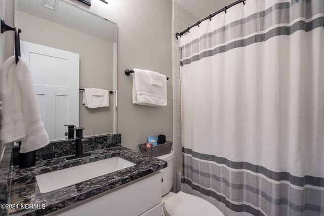 2463 Hoover Road, Hampstead, NC 28443