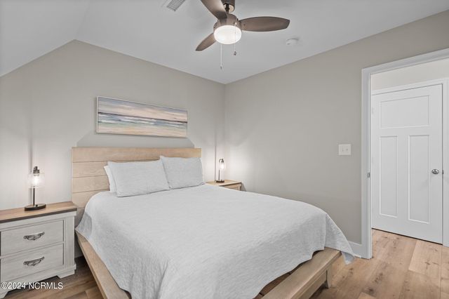 2463 Hoover Road, Hampstead, NC 28443