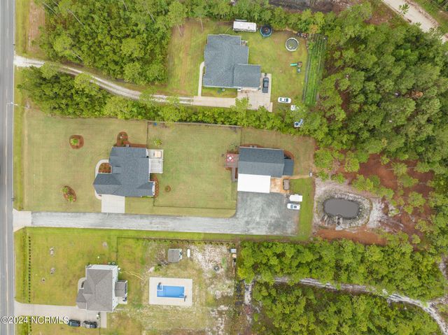 2463 Hoover Road, Hampstead, NC 28443