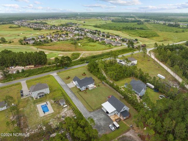 2463 Hoover Road, Hampstead, NC 28443