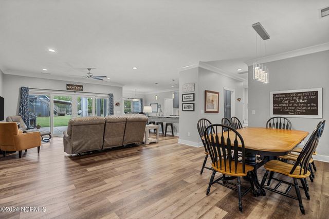 2463 Hoover Road, Hampstead, NC 28443