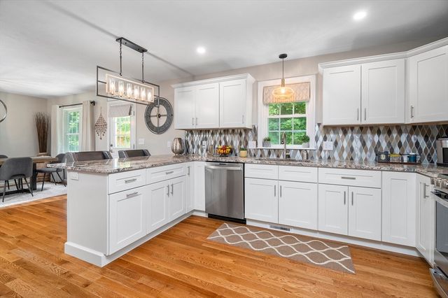 16 Farnum St, Uxbridge, MA 01569