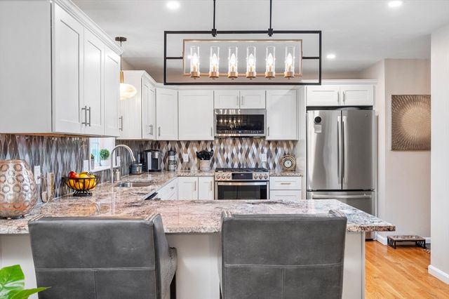 16 Farnum St, Uxbridge, MA 01569