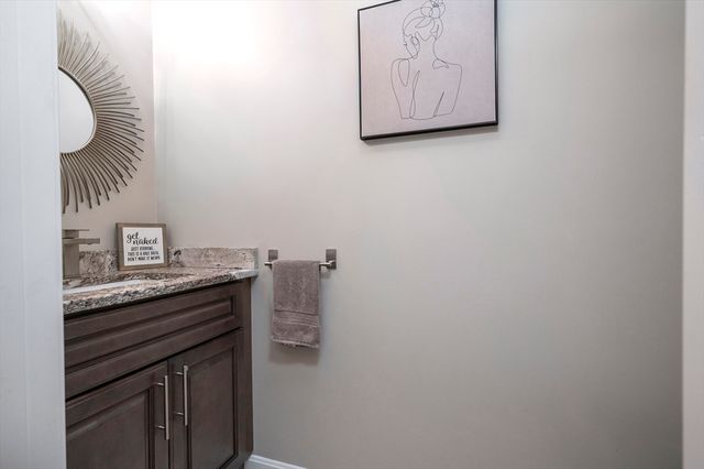 16 Farnum St, Uxbridge, MA 01569