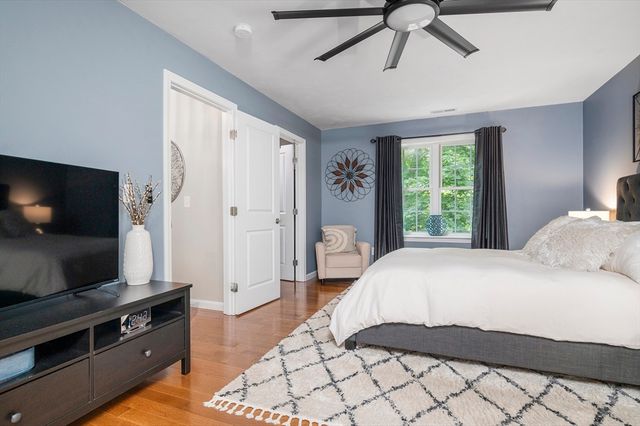 16 Farnum St, Uxbridge, MA 01569