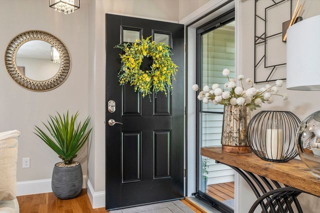 16 Farnum St, Uxbridge, MA 01569