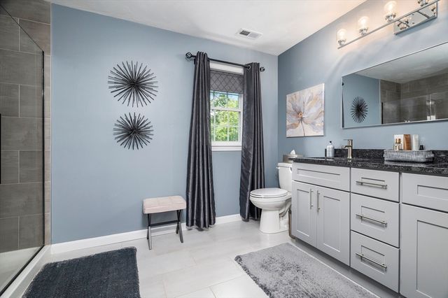 16 Farnum St, Uxbridge, MA 01569