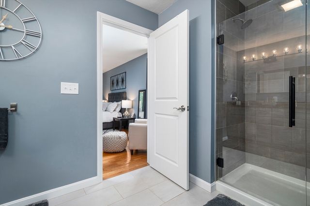 16 Farnum St, Uxbridge, MA 01569