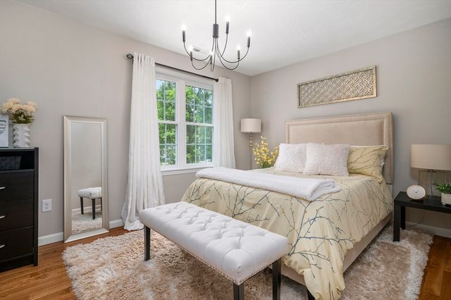 16 Farnum St, Uxbridge, MA 01569