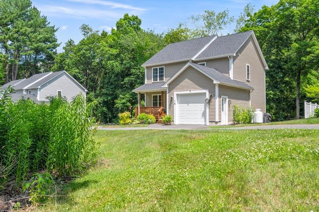 16 Farnum St, Uxbridge, MA 01569