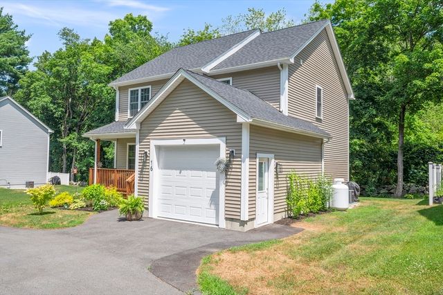16 Farnum St, Uxbridge, MA 01569