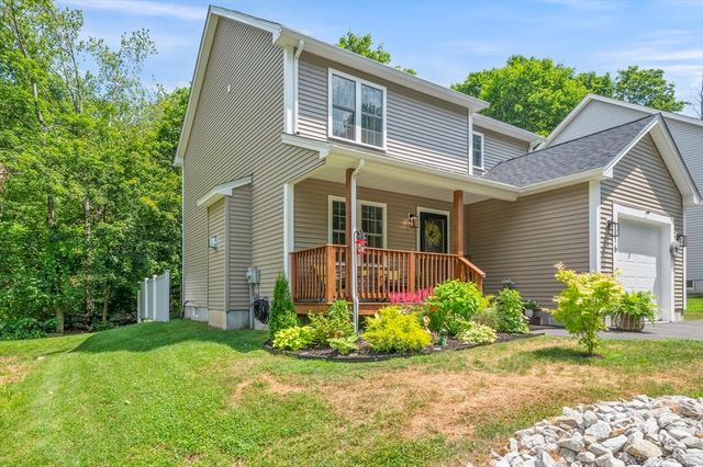 16 Farnum St, Uxbridge, MA 01569