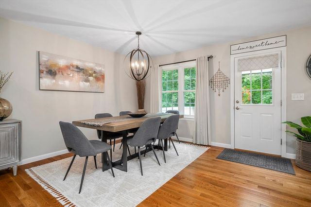 16 Farnum St, Uxbridge, MA 01569