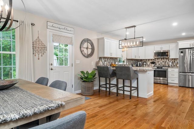 16 Farnum St, Uxbridge, MA 01569