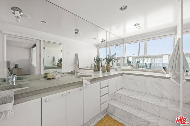 6 Voyage Street 204, Marina Del Rey, CA 90292