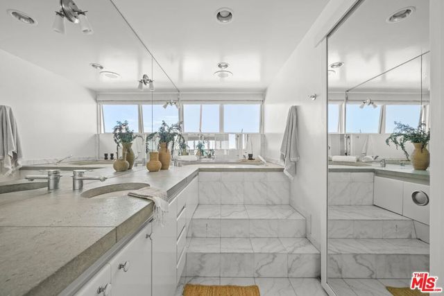 6 Voyage Street 204, Marina Del Rey, CA 90292