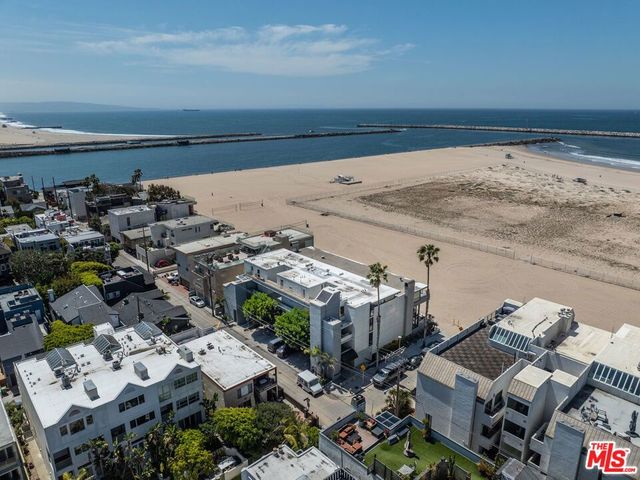 6 Voyage Street 204, Marina Del Rey, CA 90292
