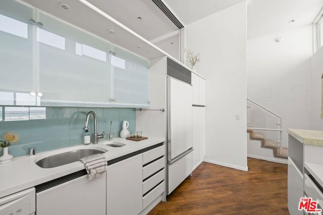 6 Voyage Street 204, Marina Del Rey, CA 90292