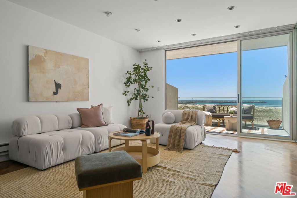 6 Voyage Street 204, Marina Del Rey, CA 90292