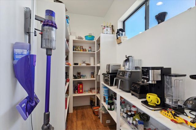 6260 E HAWKS LN, Huntsville, UT 84317