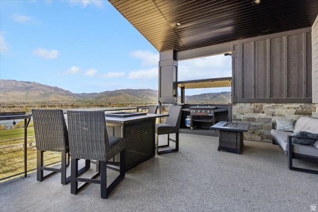 6260 E HAWKS LN, Huntsville, UT 84317