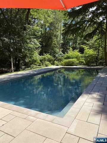 3 Lambs Lane, Cresskill, NJ 07626