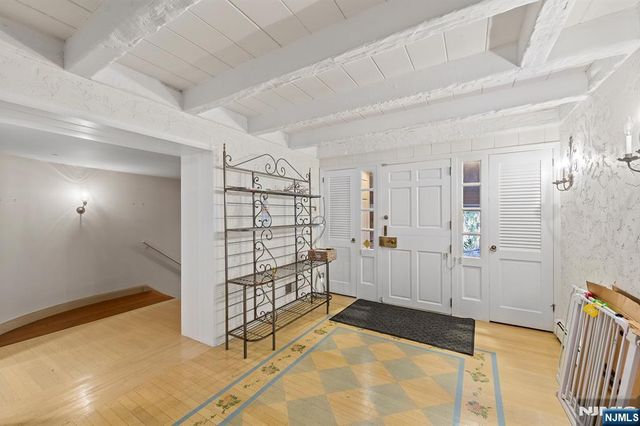 3 Lambs Lane, Cresskill, NJ 07626