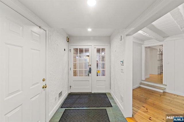 3 Lambs Lane, Cresskill, NJ 07626