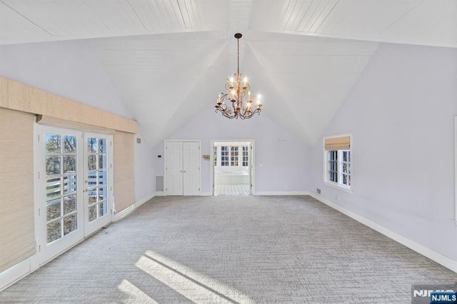 3 Lambs Lane, Cresskill, NJ 07626