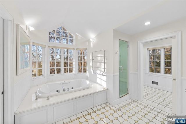 3 Lambs Lane, Cresskill, NJ 07626