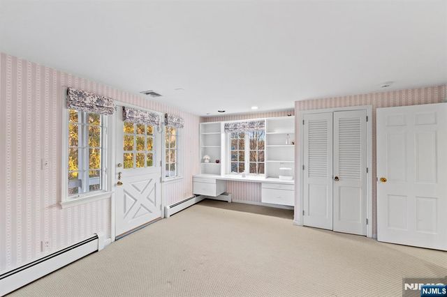 3 Lambs Lane, Cresskill, NJ 07626