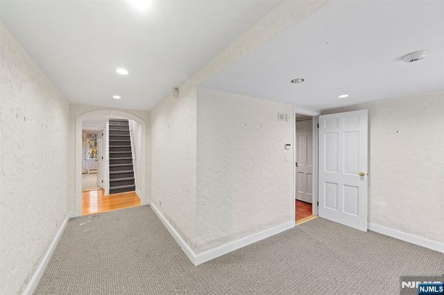 3 Lambs Lane, Cresskill, NJ 07626