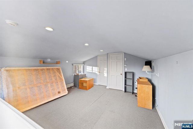 3 Lambs Lane, Cresskill, NJ 07626