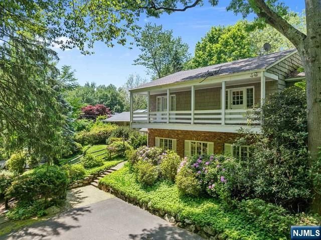 3 Lambs Lane, Cresskill, NJ 07626