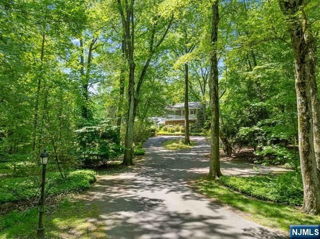 3 Lambs Lane, Cresskill, NJ 07626
