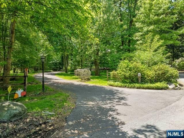 3 Lambs Lane, Cresskill, NJ 07626