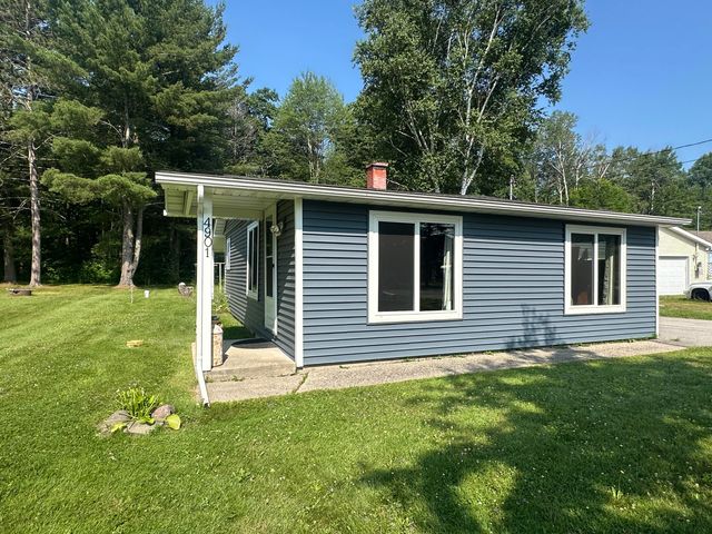 4901 River Road, Houghton Lake, MI 48629