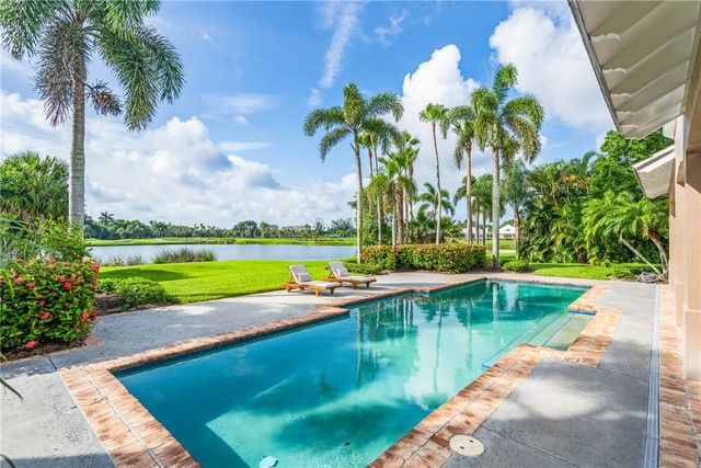 251 Seabreeze Court, Vero Beach, FL 32963
