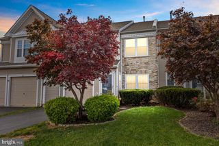 102 BROADLEAF PL, Newtown, PA 18940